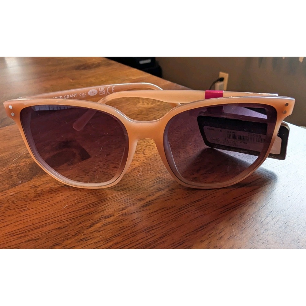 Foster Grant Tan Square Women's Sunglasses NWT FG 24 131 Tinted UVA Lens Protect